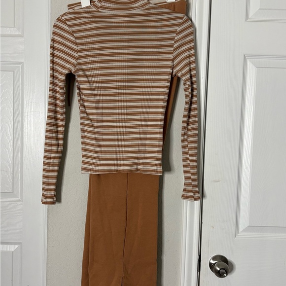 PINK Victoria's Secret Tan Sweatpants - Picture 2 of 3